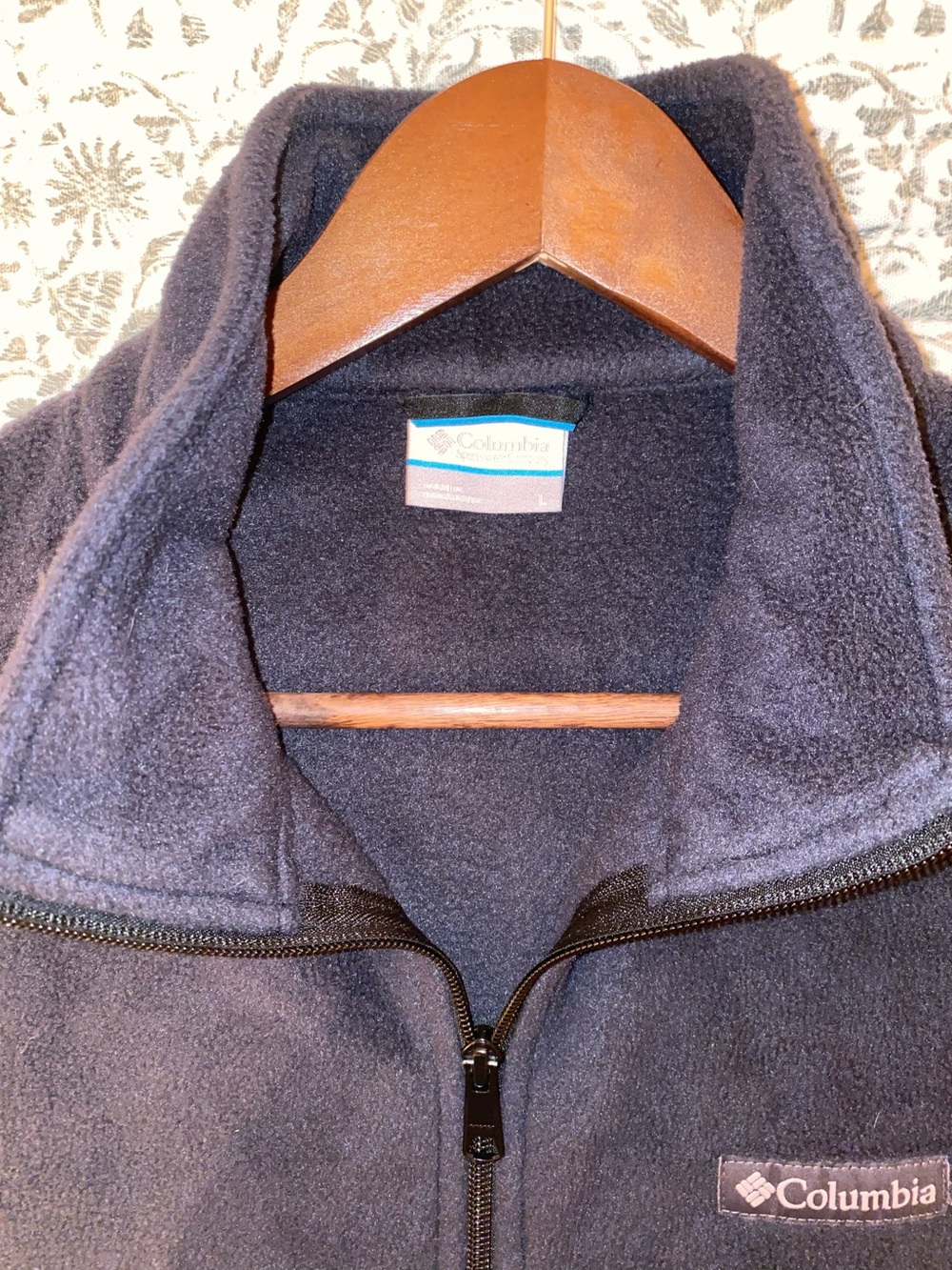 Men’s Charcoal Gray Columbia Vest, size Large - Picture 9 of 9